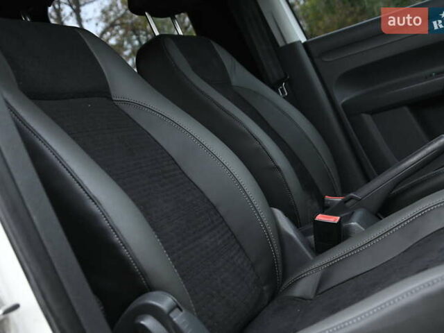 Фольксваген Кадди 2012 в Бердичеве на Automoto.ua Белый Фольксваген Кадди, объемом двигателя 1.6 л и пробегом 365 тыс. км за 9200 $, фото 34 на Automoto.ua