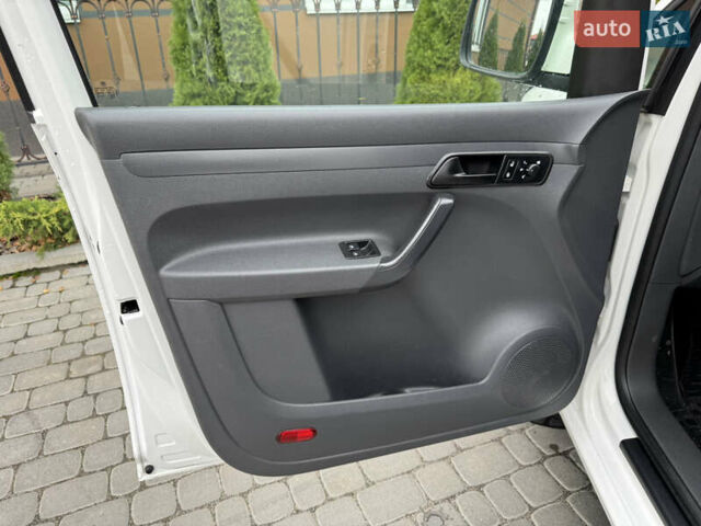 Белый Фольксваген Кадди, объемом двигателя 1.6 л и пробегом 258 тыс. км за 9350 $, фото 27 на Automoto.ua