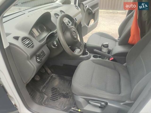 Білий Фольксваген Кадді, об'ємом двигуна 1.6 л та пробігом 265 тис. км за 8900 $, фото 16 на Automoto.ua