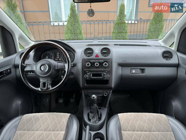 Белый Фольксваген Кадди, объемом двигателя 1.6 л и пробегом 258 тыс. км за 9350 $, фото 19 на Automoto.ua