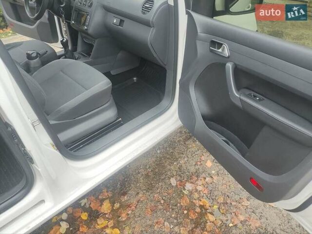 Білий Фольксваген Кадді, об'ємом двигуна 1.6 л та пробігом 265 тис. км за 8900 $, фото 14 на Automoto.ua