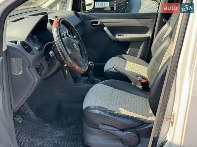 Фольксваген Кадди 2012 в Виннице на Automoto.ua Белый Фольксваген Кадди, объемом двигателя 2 л и пробегом 195 тыс. км за 8330 $, фото 14 на Automoto.ua