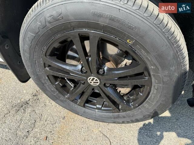 Белый Фольксваген Кадди, объемом двигателя 1.6 л и пробегом 280 тыс. км за 9000 $, фото 11 на Automoto.ua