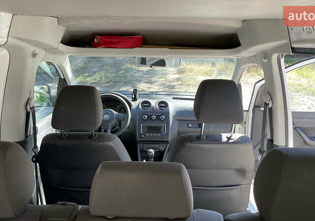 Белый Фольксваген Кадди, объемом двигателя 1.2 л и пробегом 310 тыс. км за 8000 $, фото 11 на Automoto.ua