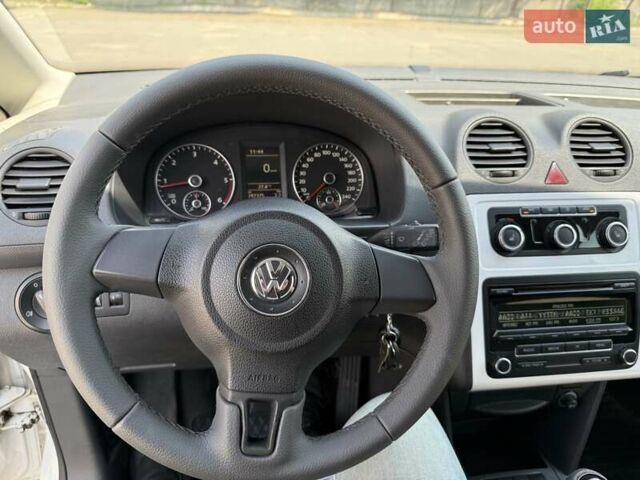 Белый Фольксваген Кадди, объемом двигателя 1.6 л и пробегом 280 тыс. км за 9000 $, фото 16 на Automoto.ua