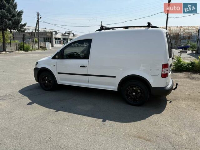 Белый Фольксваген Кадди, объемом двигателя 1.6 л и пробегом 280 тыс. км за 9000 $, фото 5 на Automoto.ua