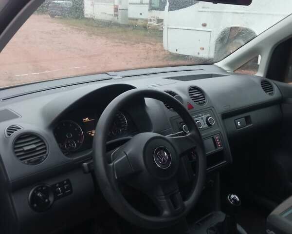 Белый Фольксваген Кадди, объемом двигателя 1.2 л и пробегом 280 тыс. км за 6000 $, фото 1 на Automoto.ua