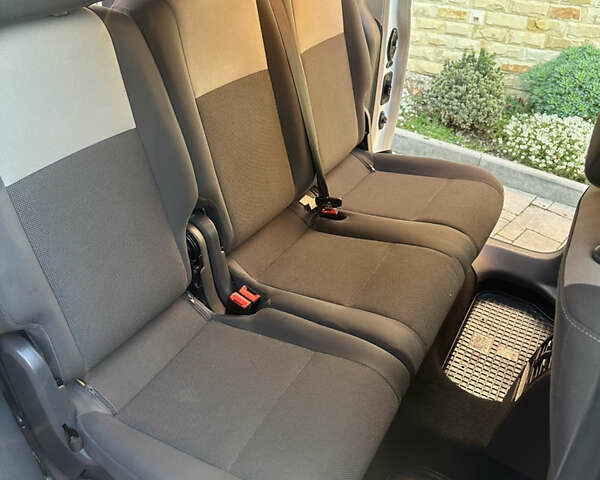 Белый Фольксваген Кадди, объемом двигателя 1.6 л и пробегом 268 тыс. км за 10199 $, фото 9 на Automoto.ua