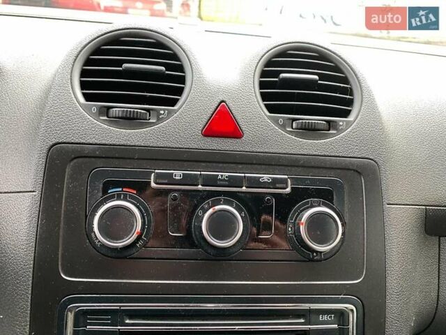 Белый Фольксваген Кадди, объемом двигателя 2 л и пробегом 195 тыс. км за 8630 $, фото 27 на Automoto.ua