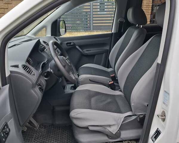 Белый Фольксваген Кадди, объемом двигателя 1.6 л и пробегом 184 тыс. км за 8500 $, фото 10 на Automoto.ua