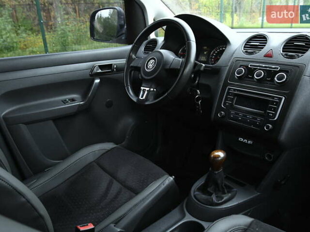 Фольксваген Кадди 2012 в Бердичеве на Automoto.ua Белый Фольксваген Кадди, объемом двигателя 1.6 л и пробегом 365 тыс. км за 9200 $, фото 28 на Automoto.ua