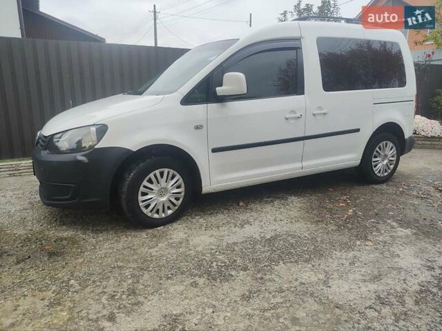 Білий Фольксваген Кадді, об'ємом двигуна 1.6 л та пробігом 265 тис. км за 8900 $, фото 1 на Automoto.ua