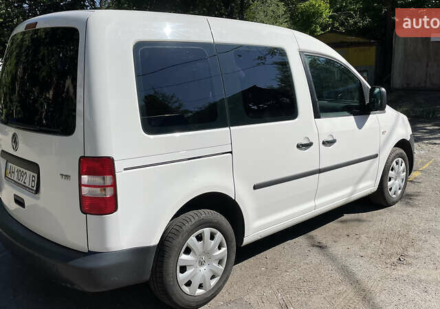 Белый Фольксваген Кадди, объемом двигателя 1.2 л и пробегом 310 тыс. км за 8000 $, фото 5 на Automoto.ua