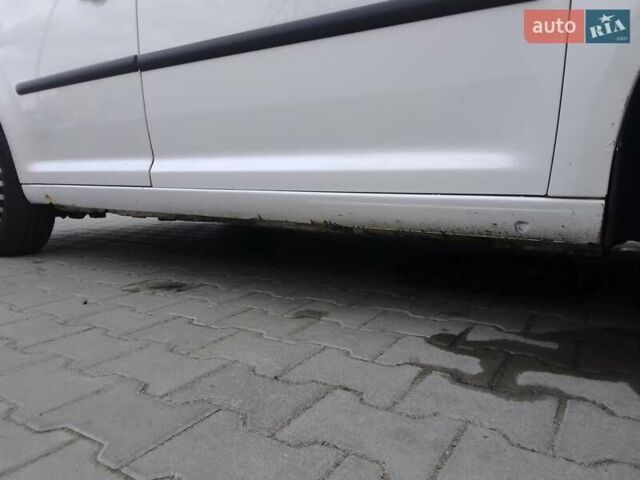 Белый Фольксваген Кадди, объемом двигателя 1.2 л и пробегом 202 тыс. км за 6350 $, фото 12 на Automoto.ua