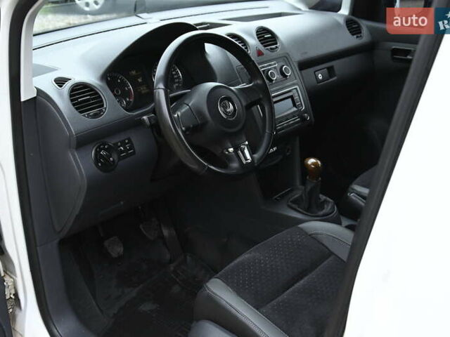 Фольксваген Кадди 2012 в Бердичеве на Automoto.ua Белый Фольксваген Кадди, объемом двигателя 1.6 л и пробегом 365 тыс. км за 9200 $, фото 18 на Automoto.ua