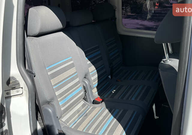 Белый Фольксваген Кадди, объемом двигателя 1.2 л и пробегом 310 тыс. км за 8000 $, фото 13 на Automoto.ua