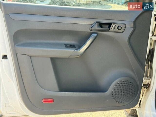 Фольксваген Кадди 2012 в Виннице на Automoto.ua Белый Фольксваген Кадди, объемом двигателя 2 л и пробегом 195 тыс. км за 8330 $, фото 11 на Automoto.ua