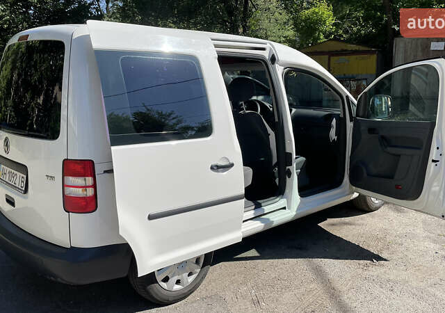 Белый Фольксваген Кадди, объемом двигателя 1.2 л и пробегом 310 тыс. км за 8000 $, фото 6 на Automoto.ua