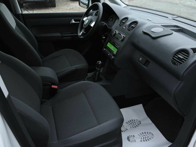 Фольксваген Кадди 2012 в Бердичеве на Automoto.ua Белый Фольксваген Кадди, объемом двигателя 2 л и пробегом 396 тыс. км за 10500 $, фото 15 на Automoto.ua