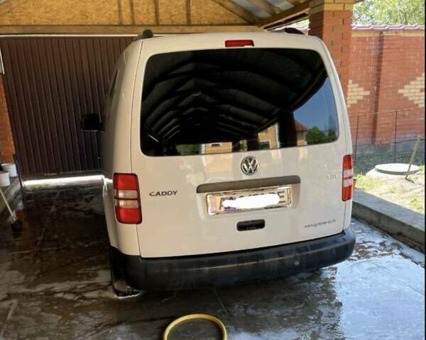 Белый Фольксваген Кадди, объемом двигателя 1.6 л и пробегом 174 тыс. км за 5900 $, фото 1 на Automoto.ua