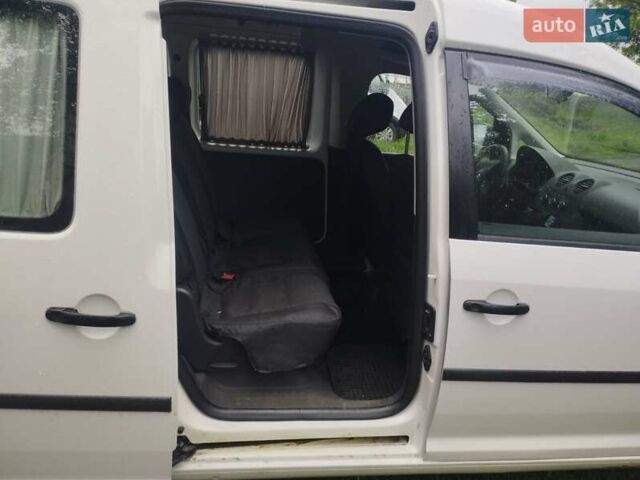 Білий Фольксваген Кадді, об'ємом двигуна 1.2 л та пробігом 187 тис. км за 8100 $, фото 4 на Automoto.ua