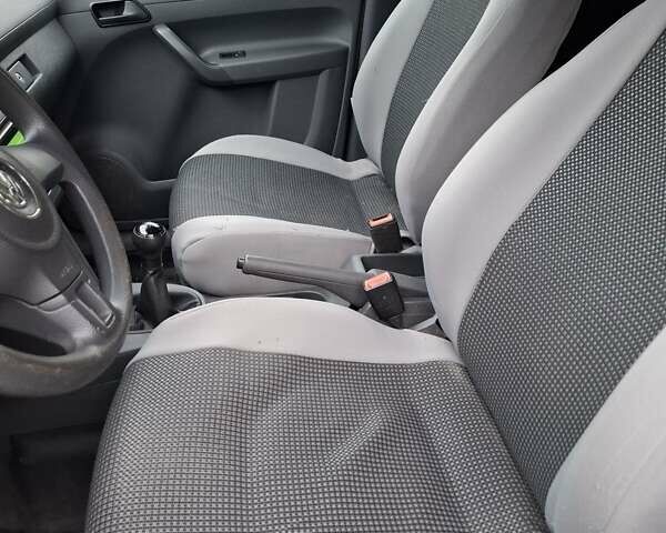 Белый Фольксваген Кадди, объемом двигателя 1.6 л и пробегом 184 тыс. км за 8500 $, фото 11 на Automoto.ua