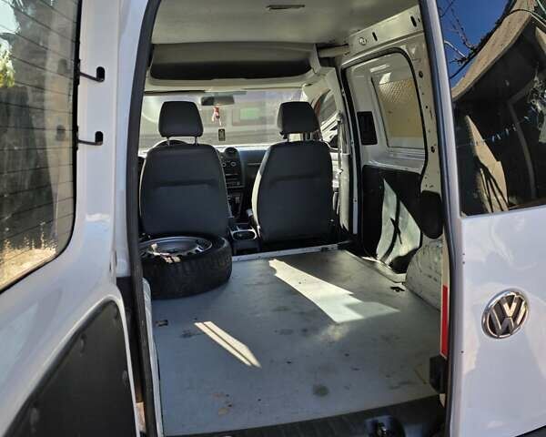 Білий Фольксваген Кадді, об'ємом двигуна 1.6 л та пробігом 280 тис. км за 5650 $, фото 3 на Automoto.ua