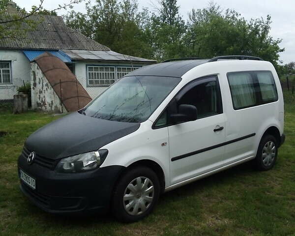 Білий Фольксваген Кадді, об'ємом двигуна 1.2 л та пробігом 187 тис. км за 8100 $, фото 20 на Automoto.ua