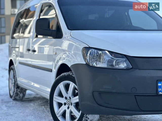 Белый Фольксваген Кадди, объемом двигателя 1.6 л и пробегом 305 тыс. км за 7850 $, фото 2 на Automoto.ua