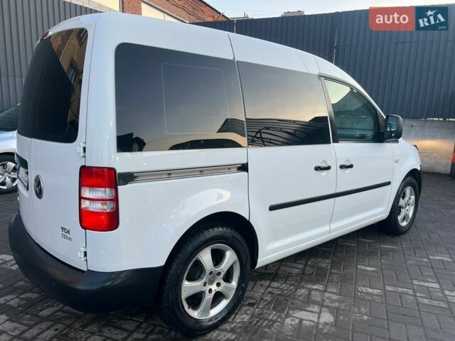 Белый Фольксваген Кадди, объемом двигателя 1.6 л и пробегом 238 тыс. км за 7200 $, фото 3 на Automoto.ua