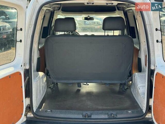 Фольксваген Кадди 2012 в Виннице на Automoto.ua Белый Фольксваген Кадди, объемом двигателя 2 л и пробегом 195 тыс. км за 8330 $, фото 18 на Automoto.ua