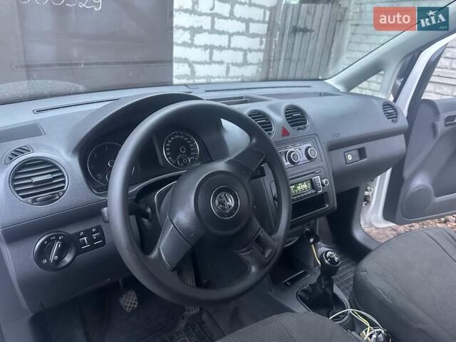 Белый Фольксваген Кадди, объемом двигателя 1.6 л и пробегом 325 тыс. км за 8900 $, фото 17 на Automoto.ua