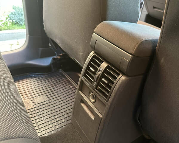 Белый Фольксваген Кадди, объемом двигателя 1.6 л и пробегом 268 тыс. км за 10199 $, фото 10 на Automoto.ua