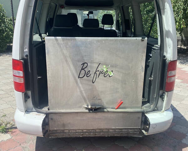 Білий Фольксваген Кадді, об'ємом двигуна 1.6 л та пробігом 256 тис. км за 7400 $, фото 4 на Automoto.ua