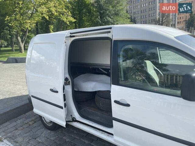 Білий Фольксваген Кадді, об'ємом двигуна 1.6 л та пробігом 160 тис. км за 8900 $, фото 2 на Automoto.ua