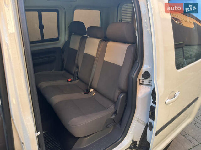 Белый Фольксваген Кадди, объемом двигателя 1.6 л и пробегом 268 тыс. км за 10199 $, фото 7 на Automoto.ua