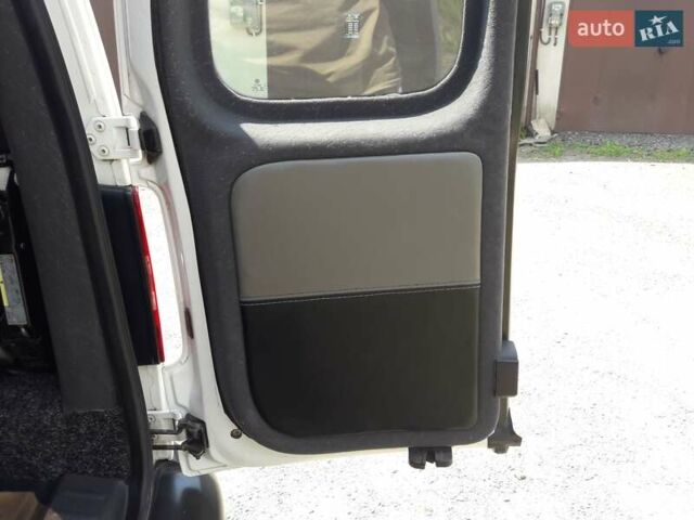 Білий Фольксваген Кадді, об'ємом двигуна 1.6 л та пробігом 156 тис. км за 10500 $, фото 31 на Automoto.ua