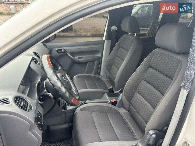 Білий Фольксваген Кадді, об'ємом двигуна 1.6 л та пробігом 206 тис. км за 8650 $, фото 11 на Automoto.ua