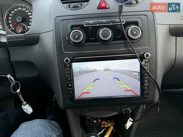 Белый Фольксваген Кадди, объемом двигателя 2 л и пробегом 218 тыс. км за 11500 $, фото 2 на Automoto.ua