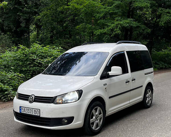 Фольксваген Кадди 2013 в Киеве на Automoto.ua Белый Фольксваген Кадди, объемом двигателя 2 л и пробегом 410 тыс. км за 7600 $, фото 2 на Automoto.ua