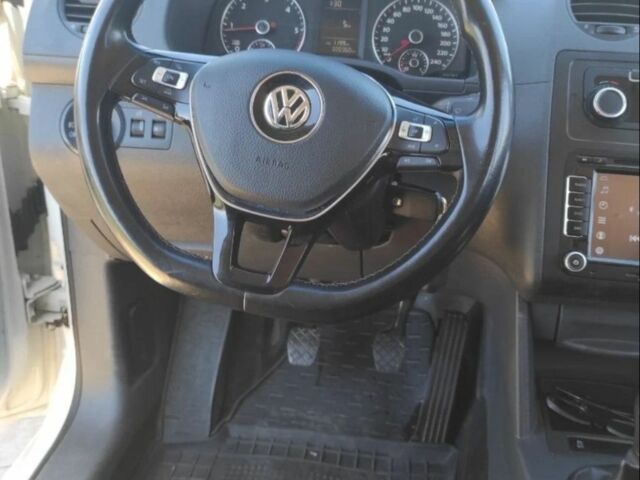 Белый Фольксваген Кадди, объемом двигателя 2 л и пробегом 220 тыс. км за 10000 $, фото 2 на Automoto.ua