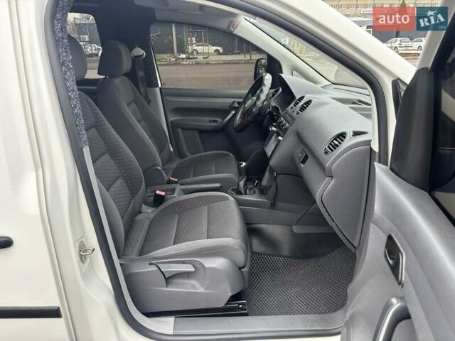 Білий Фольксваген Кадді, об'ємом двигуна 1.6 л та пробігом 206 тис. км за 8650 $, фото 14 на Automoto.ua