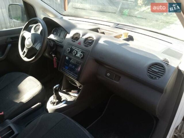 Фольксваген Кадди 2013 в Полтаве на Automoto.ua Белый Фольксваген Кадди, объемом двигателя 1.6 л и пробегом 151 тыс. км за 10500 $, фото 11 на Automoto.ua