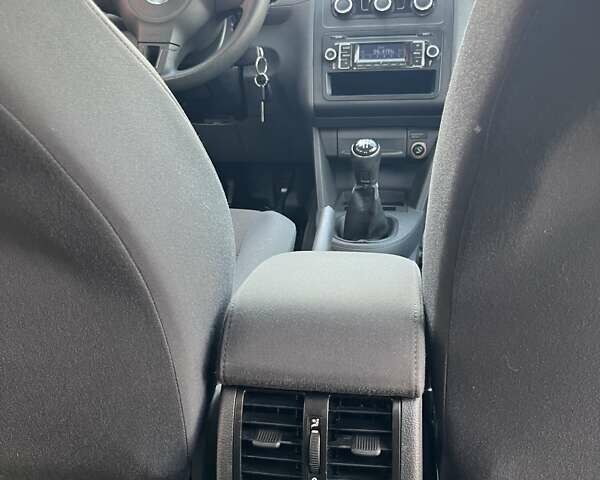 Білий Фольксваген Кадді, об'ємом двигуна 1.6 л та пробігом 355 тис. км за 11700 $, фото 19 на Automoto.ua