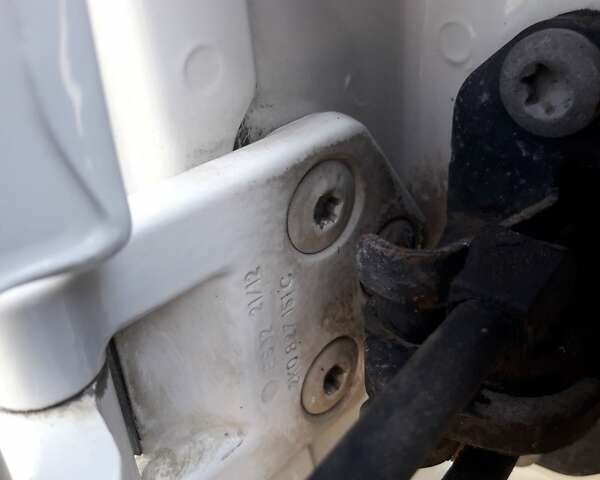 Білий Фольксваген Кадді, об'ємом двигуна 1.6 л та пробігом 156 тис. км за 10500 $, фото 51 на Automoto.ua