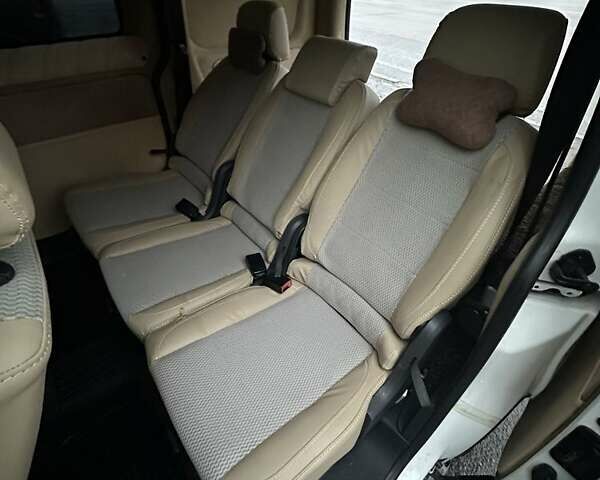 Белый Фольксваген Кадди, объемом двигателя 2 л и пробегом 400 тыс. км за 8800 $, фото 6 на Automoto.ua