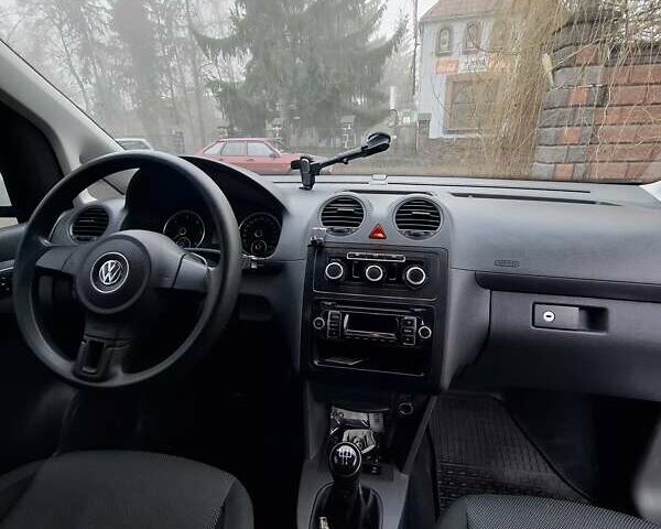 Білий Фольксваген Кадді, об'ємом двигуна 1.6 л та пробігом 288 тис. км за 8200 $, фото 10 на Automoto.ua