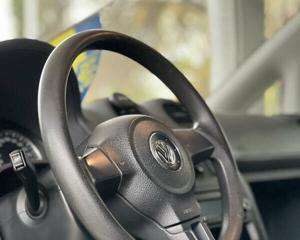 Фольксваген Кадди 2013 в Николаеве на Automoto.ua Белый Фольксваген Кадди, объемом двигателя 1.6 л и пробегом 389 тыс. км за 8200 $, фото 7 на Automoto.ua