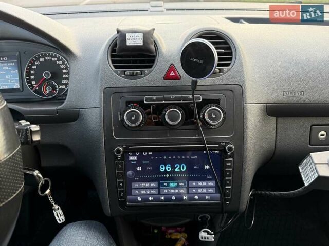 Белый Фольксваген Кадди, объемом двигателя 2 л и пробегом 218 тыс. км за 11500 $, фото 4 на Automoto.ua