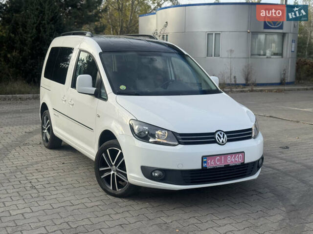 Белый Фольксваген Кадди, объемом двигателя 1.6 л и пробегом 227 тыс. км за 12800 $, фото 1 на Automoto.ua